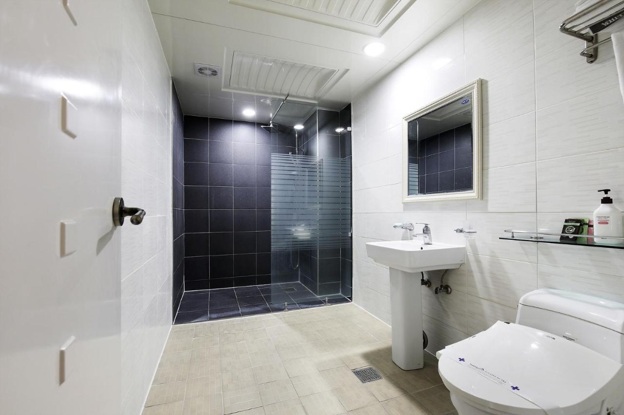 White Tourist Hotel Csondzsu Kültér fotó