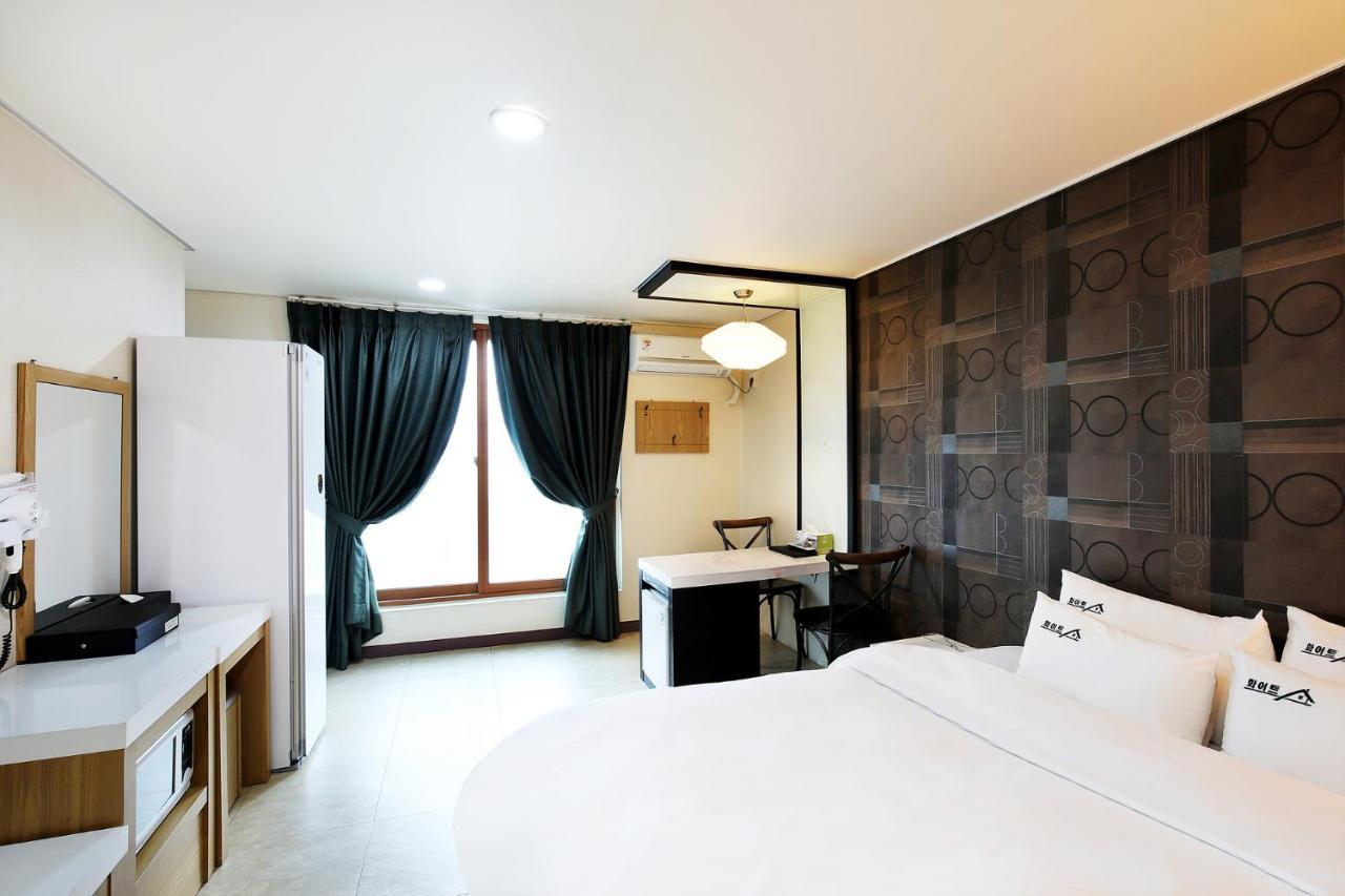 White Tourist Hotel Csondzsu Kültér fotó