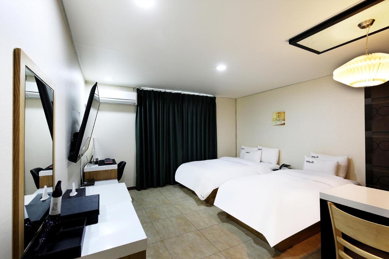 White Tourist Hotel Csondzsu Kültér fotó