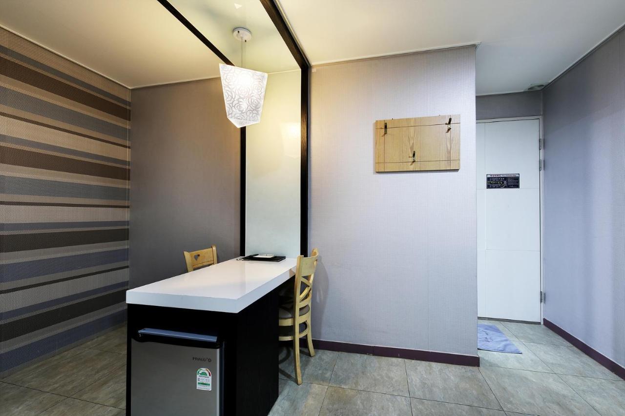 White Tourist Hotel Csondzsu Kültér fotó