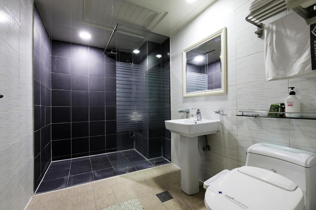 White Tourist Hotel Csondzsu Kültér fotó
