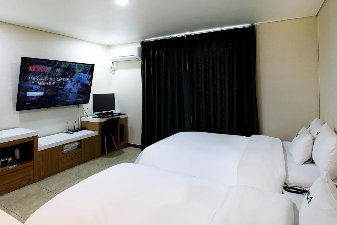White Tourist Hotel Csondzsu Kültér fotó