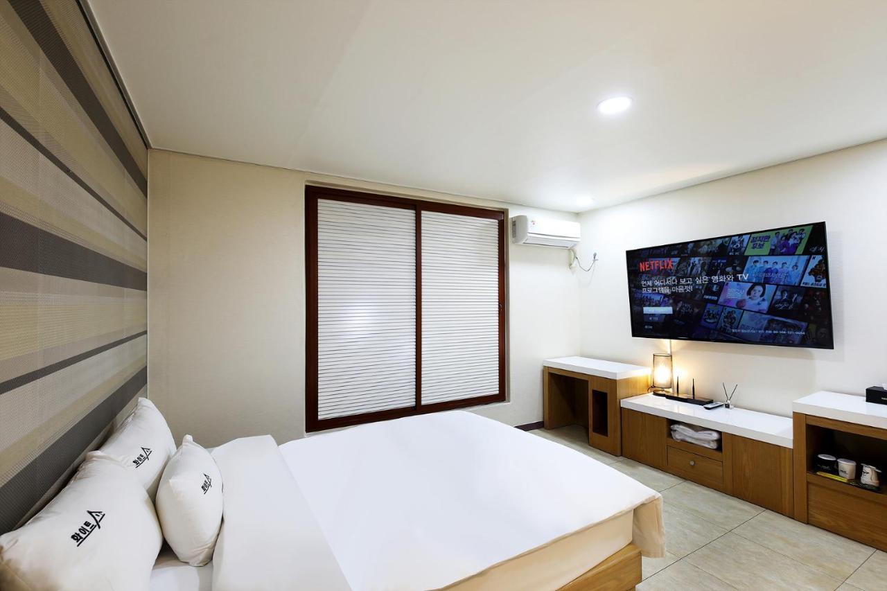 White Tourist Hotel Csondzsu Kültér fotó