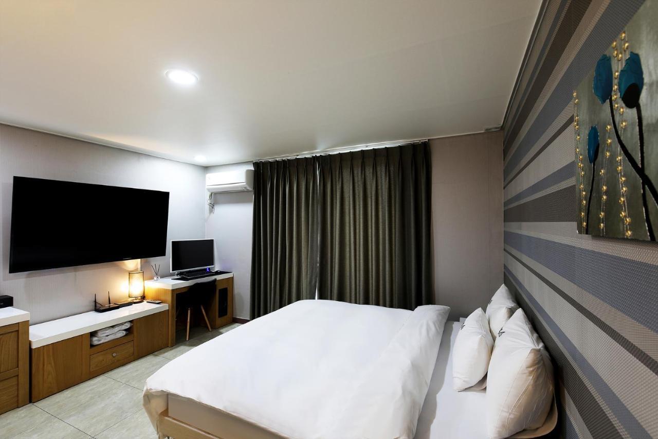 White Tourist Hotel Csondzsu Kültér fotó