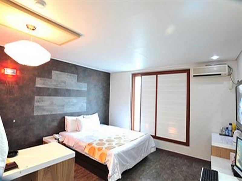 White Tourist Hotel Csondzsu Kültér fotó