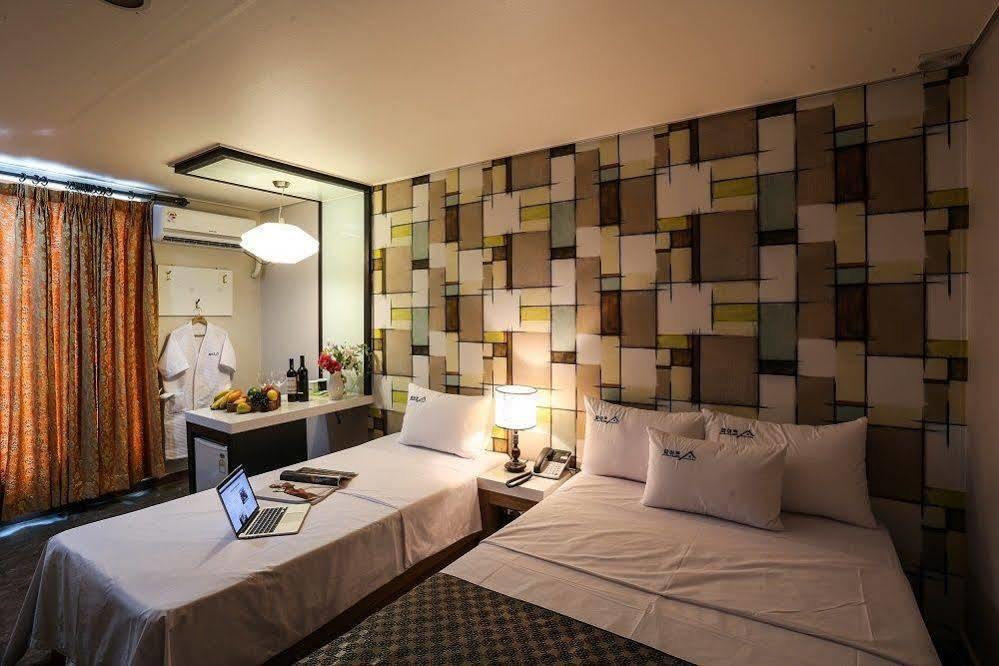 White Tourist Hotel Csondzsu Kültér fotó